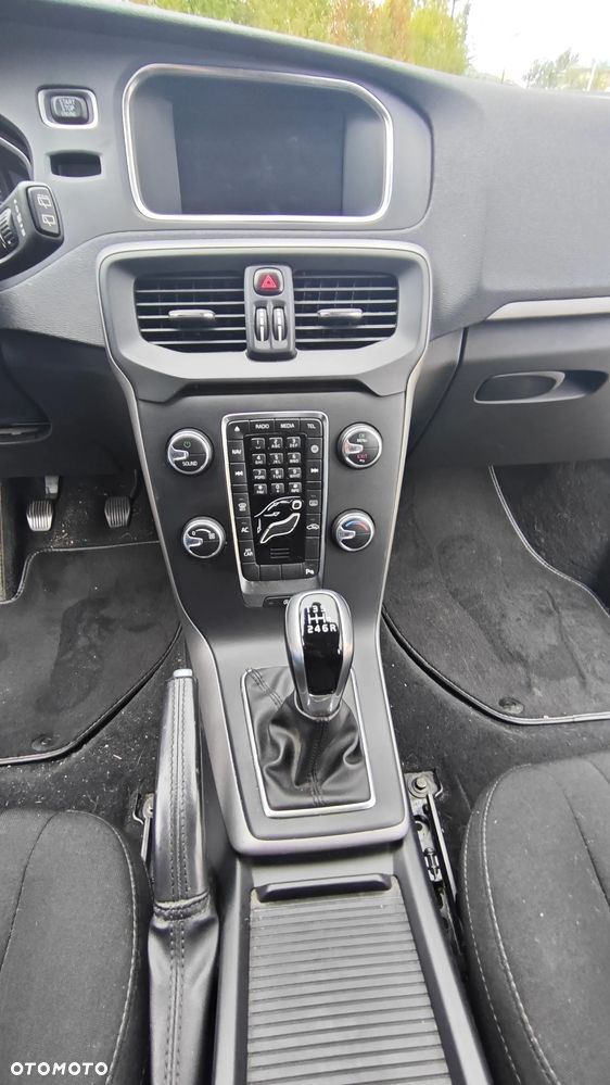 Volvo V40 Cross Country D2 Momentum - 16