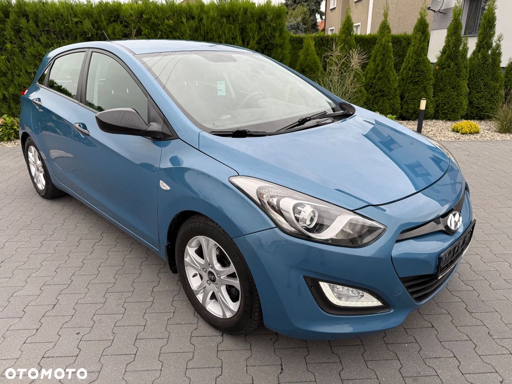 Hyundai i30 1.4 Base + - 3