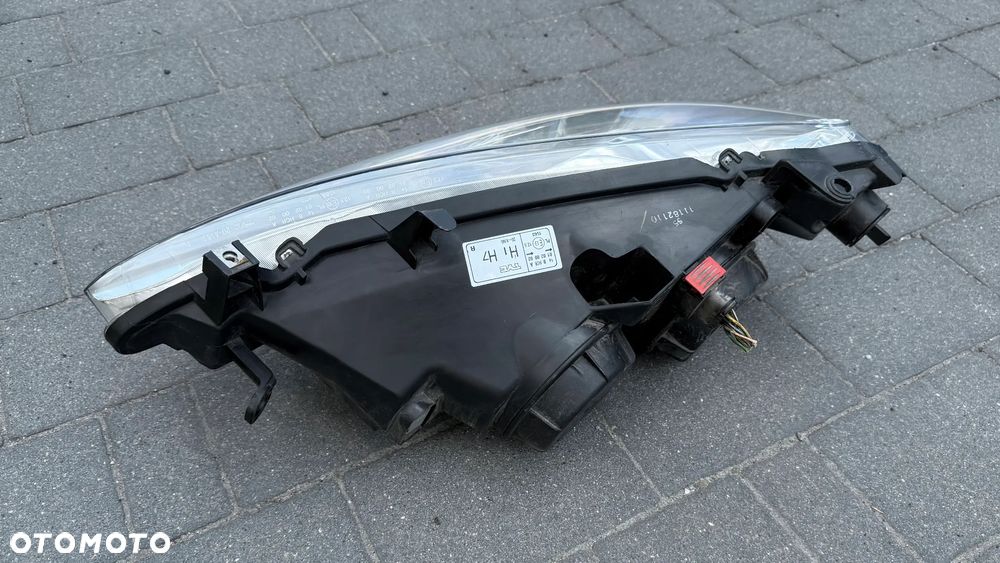 Lampa przednia prawa Peugeot 307 EU Europa prawy przód TYC A166 Reflektor 3A/C, SW 3H, CC 3B, 3E - 8