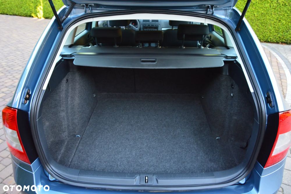 Skoda Octavia 1.6 Ambiente - 31