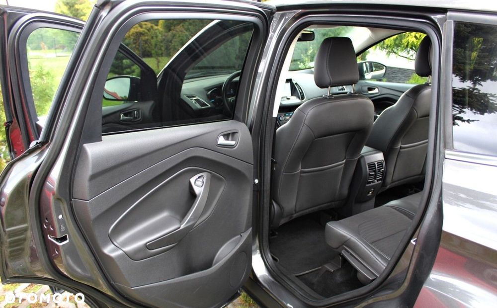 Ford Kuga - 12