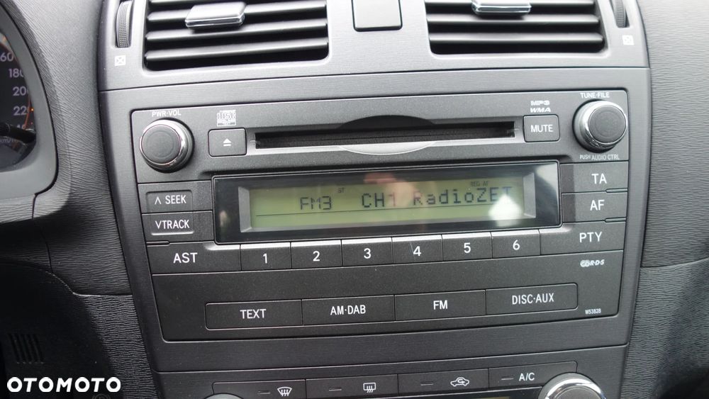 Toyota Avensis 1.8 Sol - 24