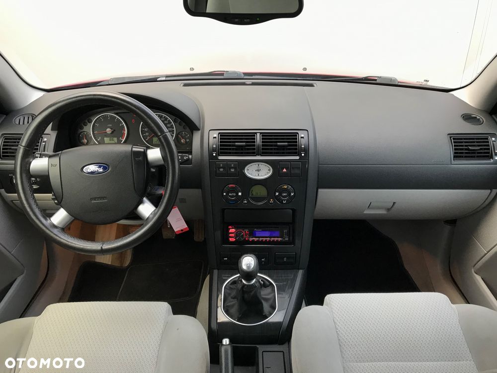 Ford Mondeo 1.8 Ghia - 16