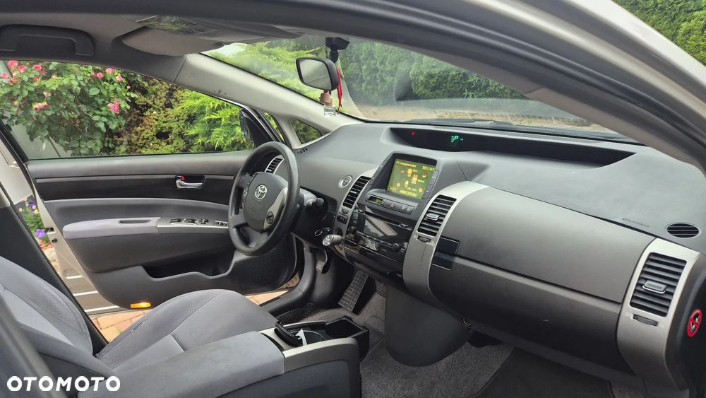 Toyota Prius 1.5 VVT-i Sol - 14