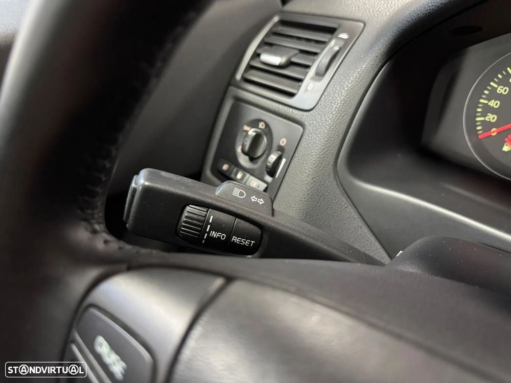 Volvo C30 2.0 D R-Design - 24