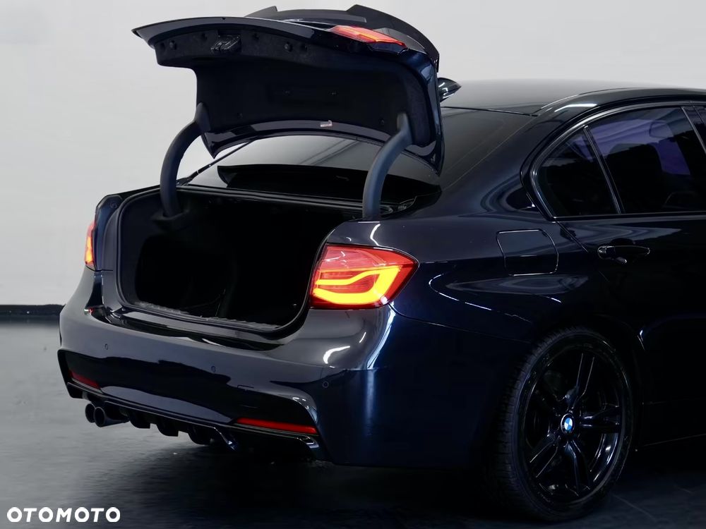 BMW Seria 3 330i M Sport Sport - 31