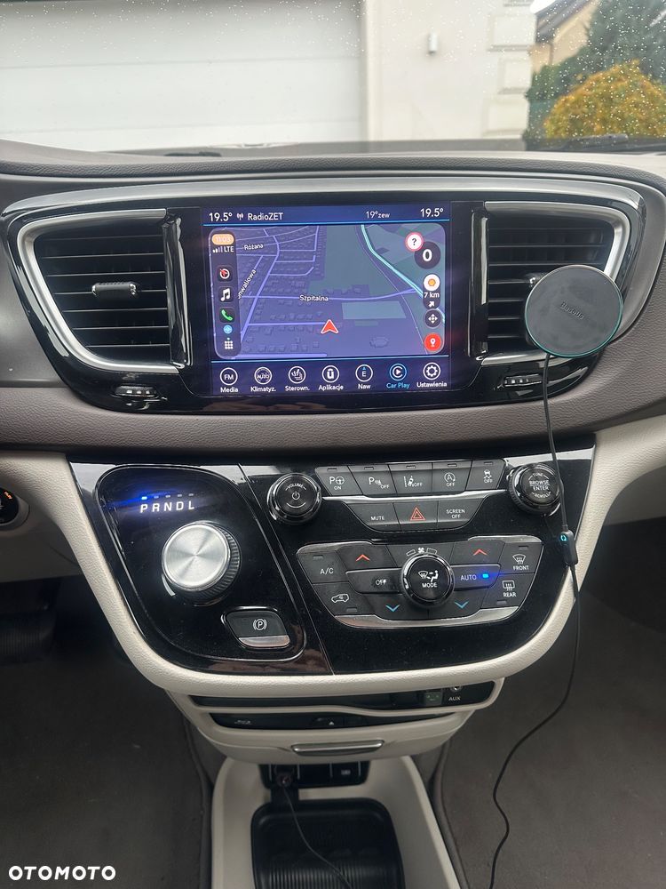 Chrysler Pacifica - 8