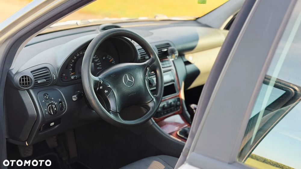 Mercedes-Benz Klasa C 200 T CDI Classic - 11