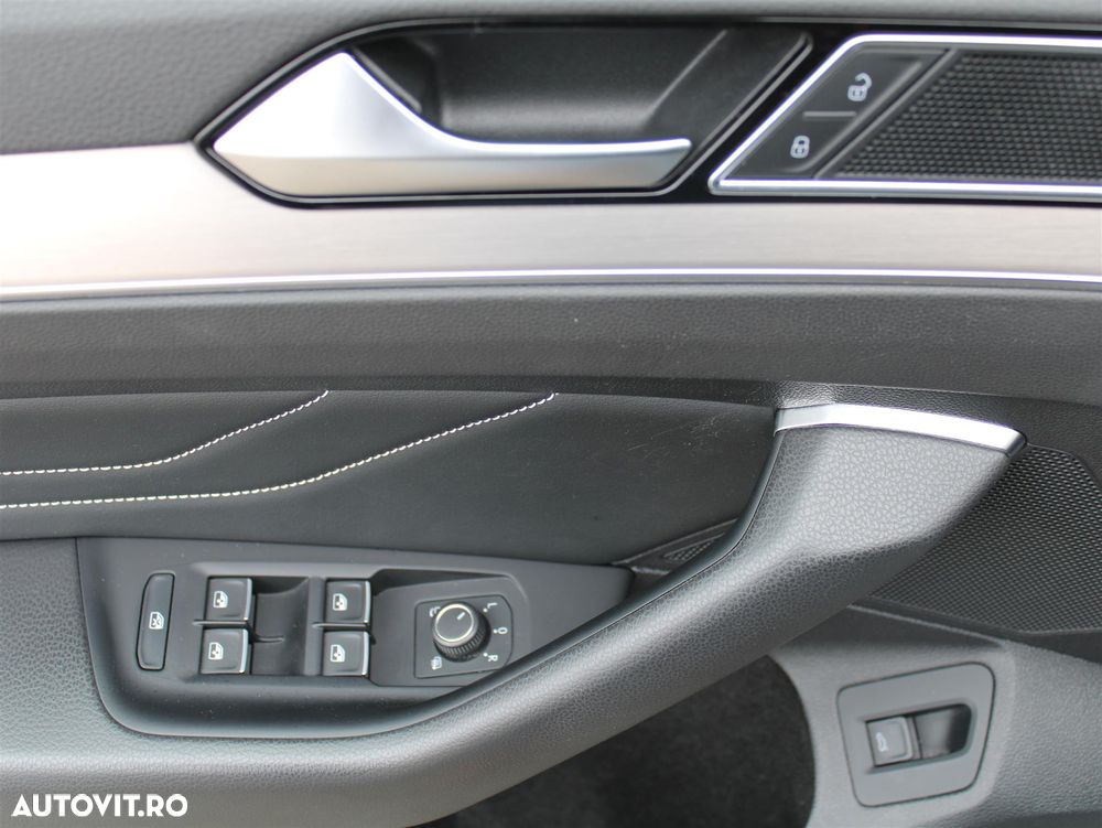 Volkswagen Passat 2.0 TDI 4Mot DSG Highline - 9