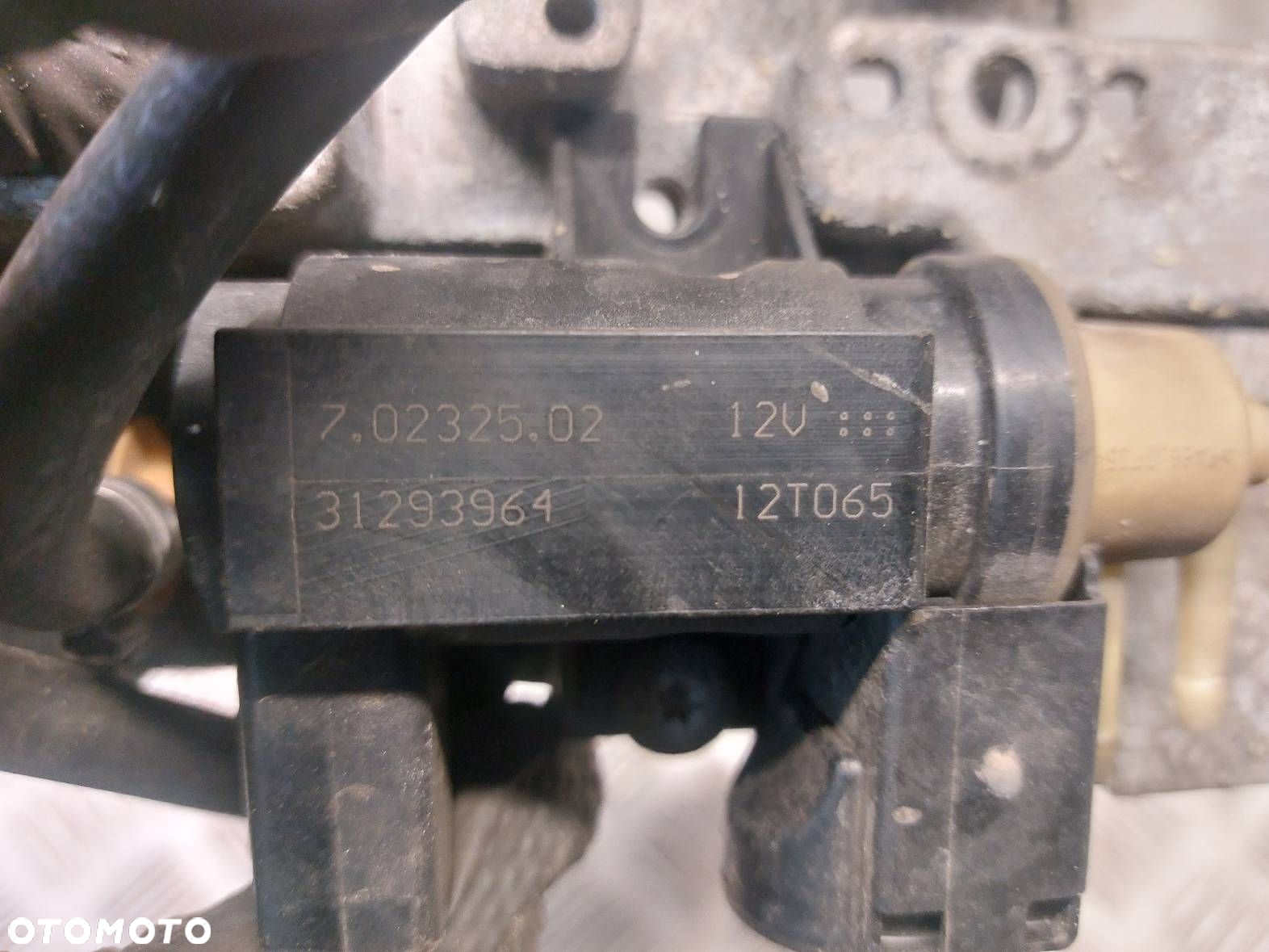 ZAWÓR PODCIŚNIENIA + UCHWYT VOLVO XC60 I 2.4 D5 31293964 31319292 - 2