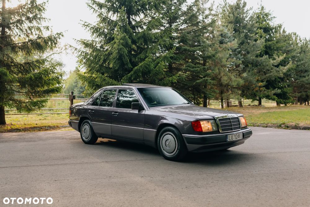 Mercedes-Benz W124 (1984-1993) - 24
