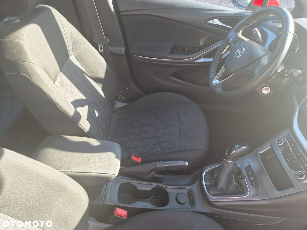 Opel Astra 1.4 T 120 Lat - 11
