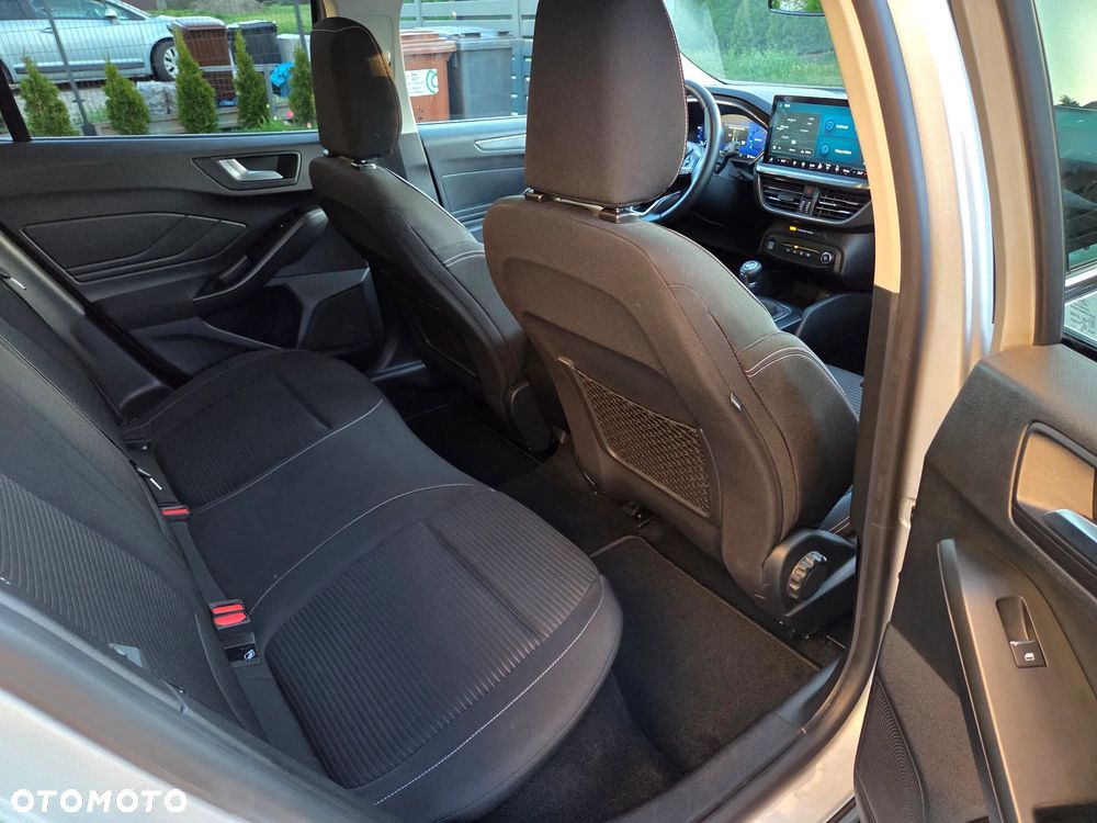Ford Focus 1.0 EcoBoost Titanium X - 23