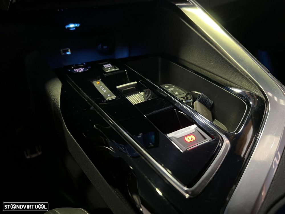 Peugeot 3008 1.6 Hybrid GT e-EAT8 - 27