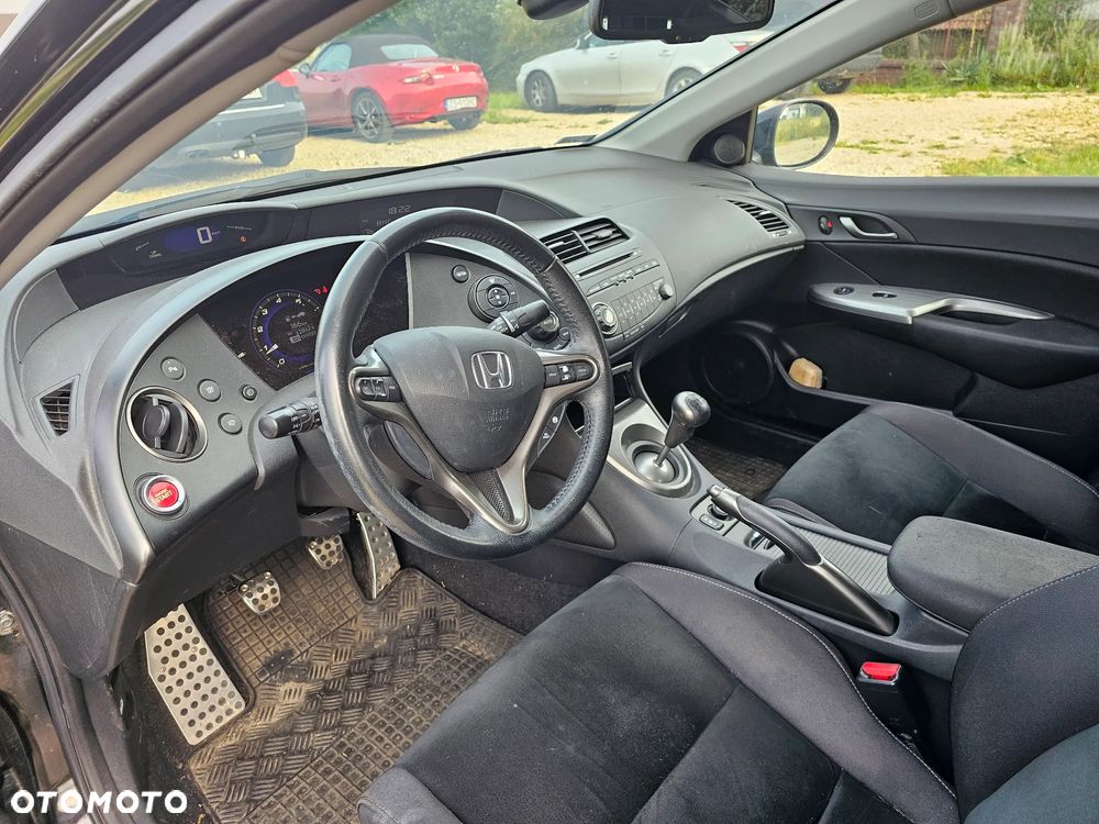 Honda Civic 1.8 Executive - 3