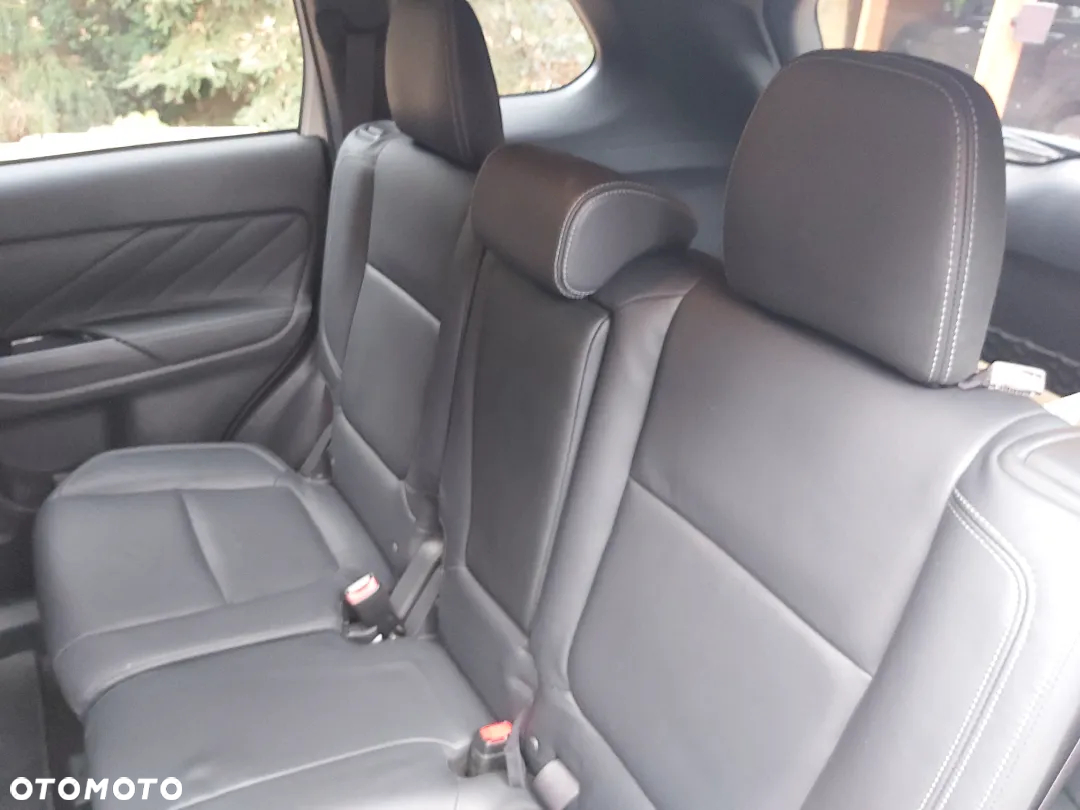 Mitsubishi Outlander - 17
