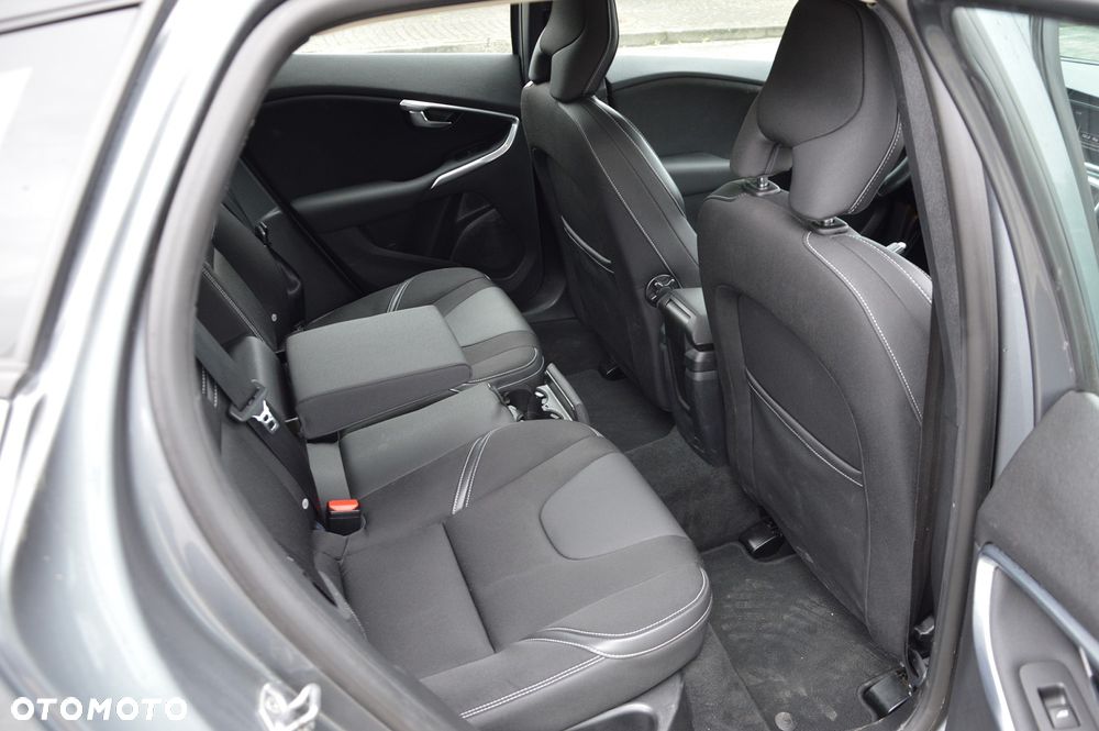 Volvo V40 D2 Momentum - 6