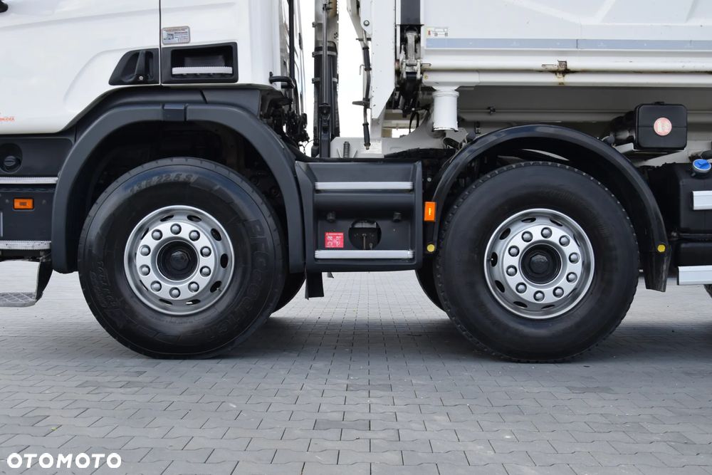 Scania P410 / 8x4 / EURO 6 / WYWROTKA / HYDROBURTA / AUTOMAT / KAMERA COFANIA / NAWIGACJA / HAK / NISKI PRZEBIEG / 2016 / SERWISOWANY / SPROWADZONY - 11