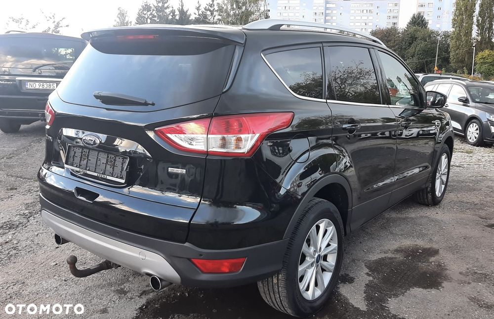 Ford Kuga 1.5 EcoBoost 2x4 Titanium - 3