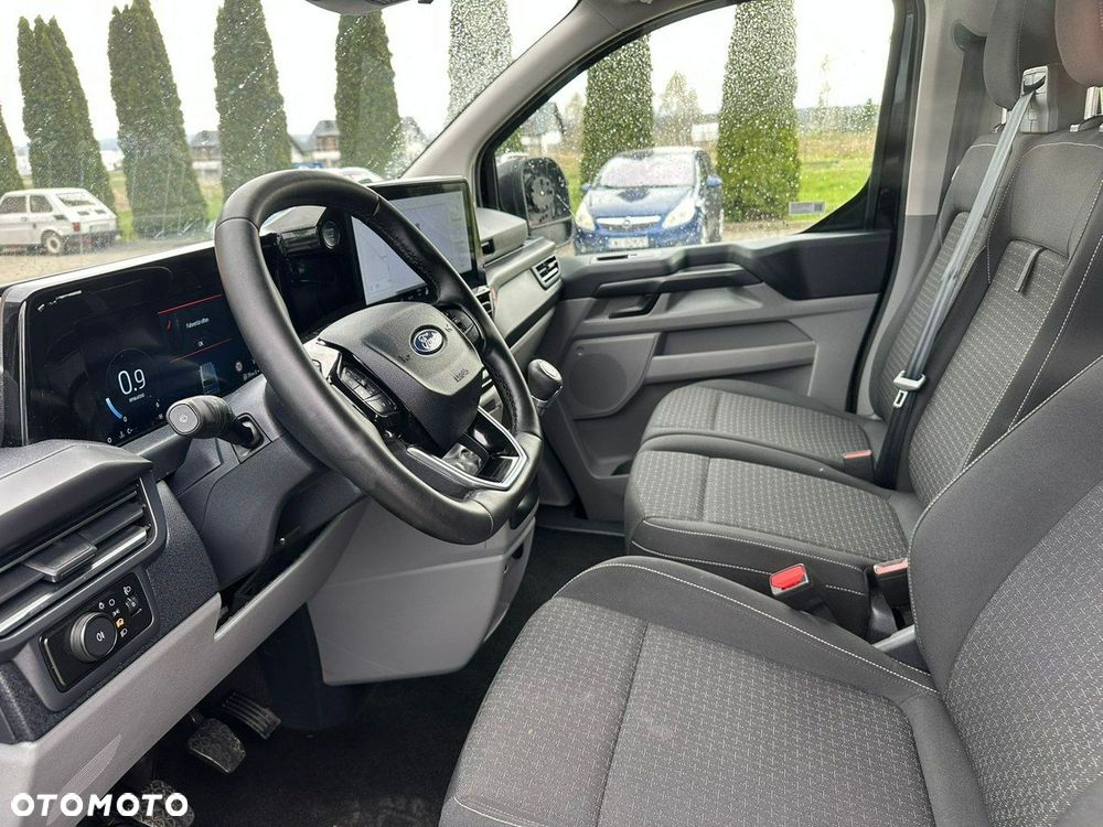 Ford Tourneo Custom - 17