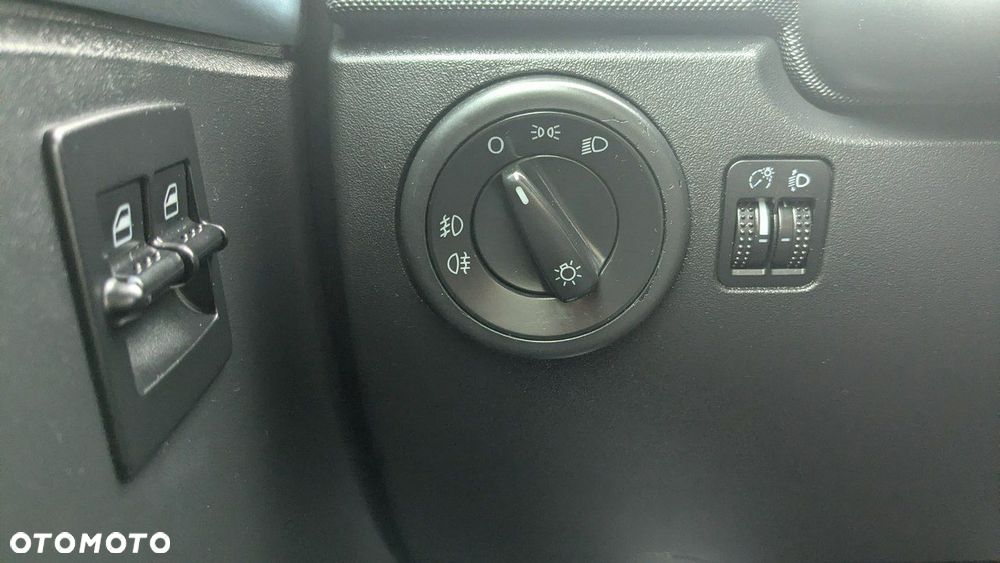 Volkswagen New Beetle - 25