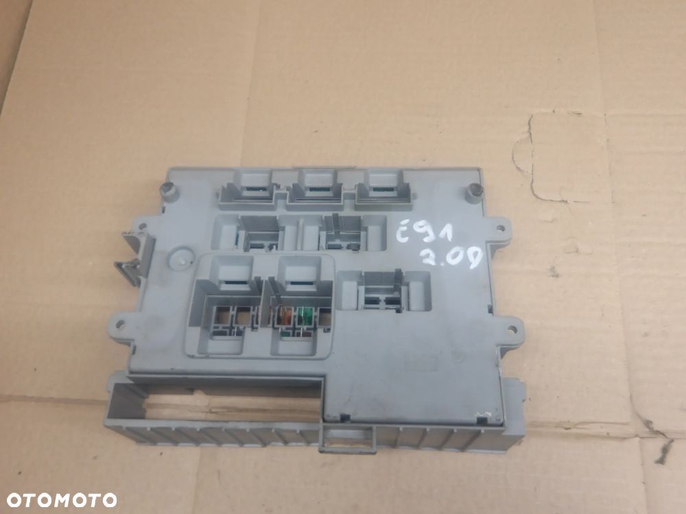 BMW E91 KOMBI 2.0D MODUŁ SKRZYNKA BEZPIECZNIKÓW 6906622 - 3