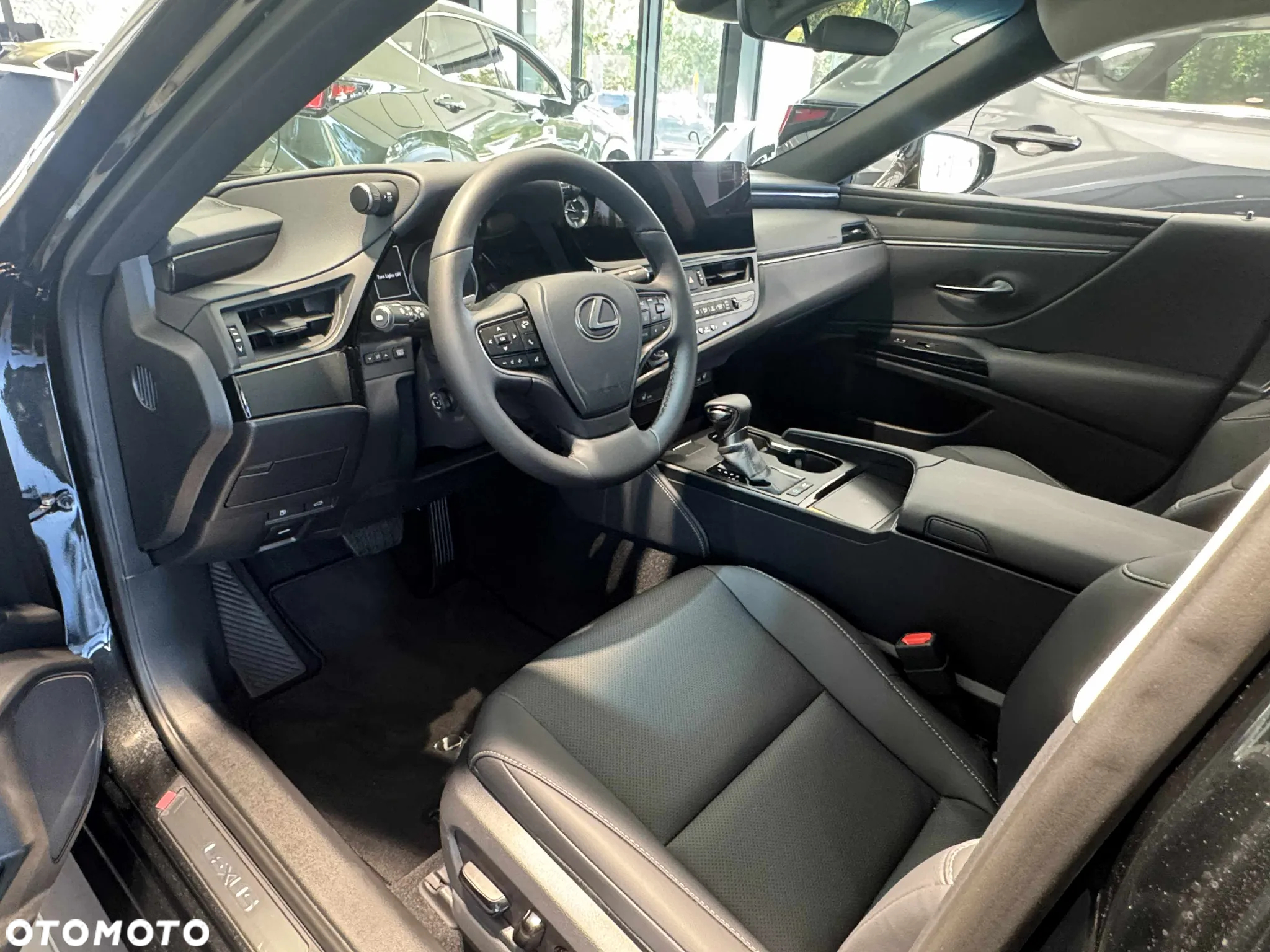 Lexus ES 300h Business Edition - 11