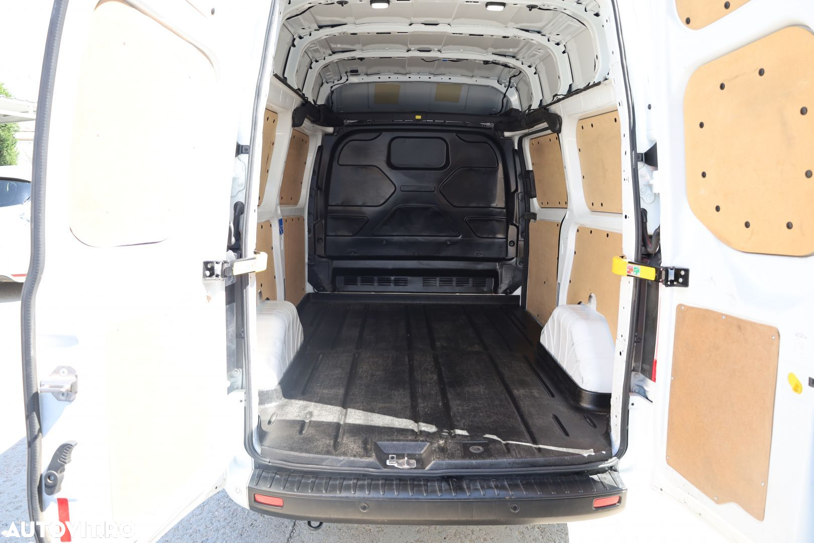 Ford Transit Custom - 11