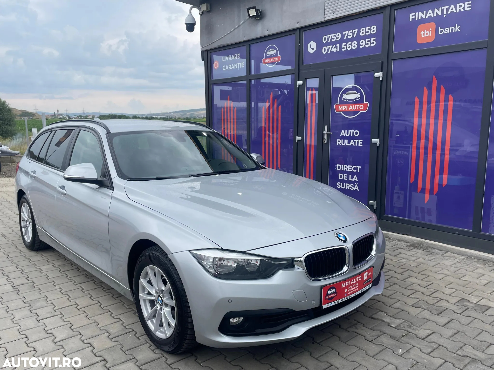 BMW Seria 3 318d Touring Aut. - 11