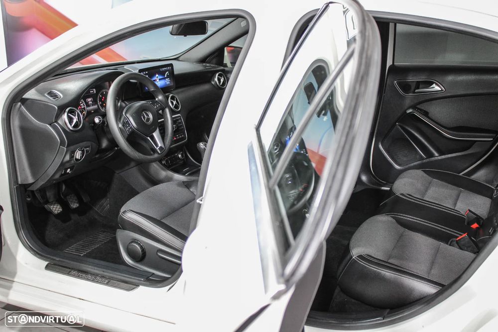 Mercedes-Benz A 180 CDI (BlueEFFICIENCY) Urban - 13