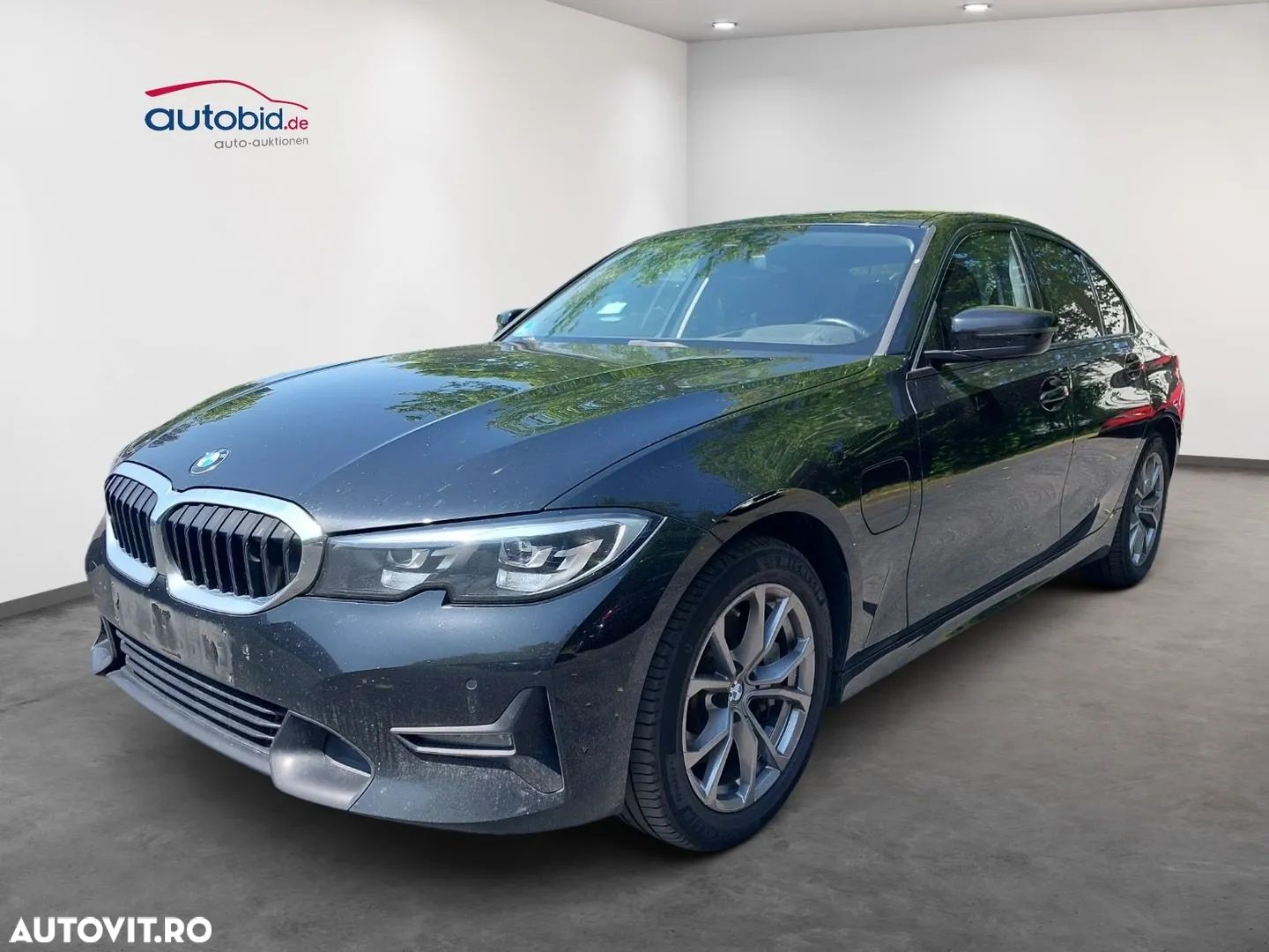BMW Seria 3 330e Aut. Sport Line - 1