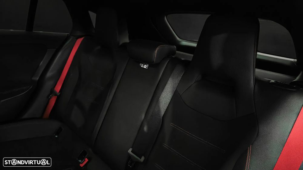 Mercedes-Benz CLA 45 AMG S 4Matic+ Speedshift 8G-D - 33