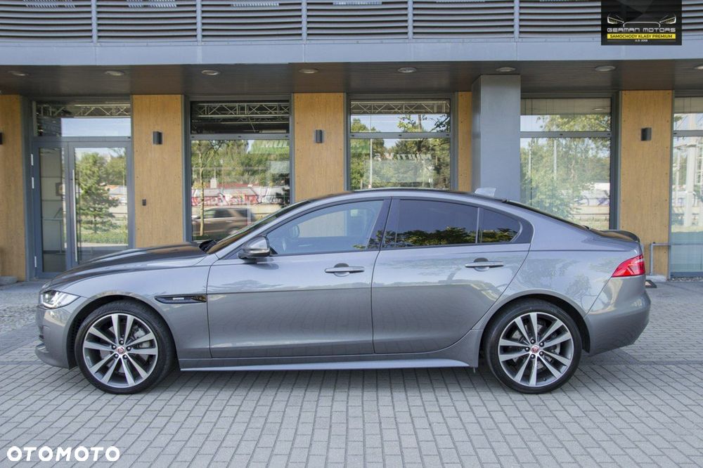 Jaguar XE - 29