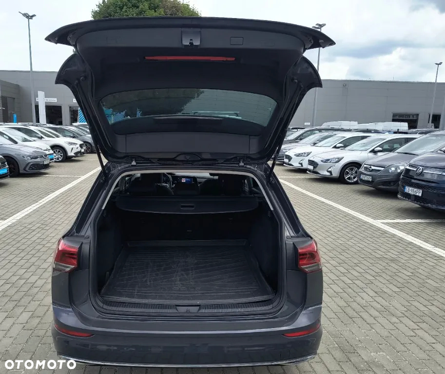 Volkswagen Golf - 10