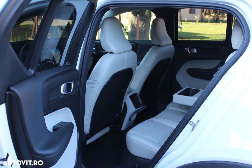 Volvo XC 40 D4 AWD Momentum Pro - 7
