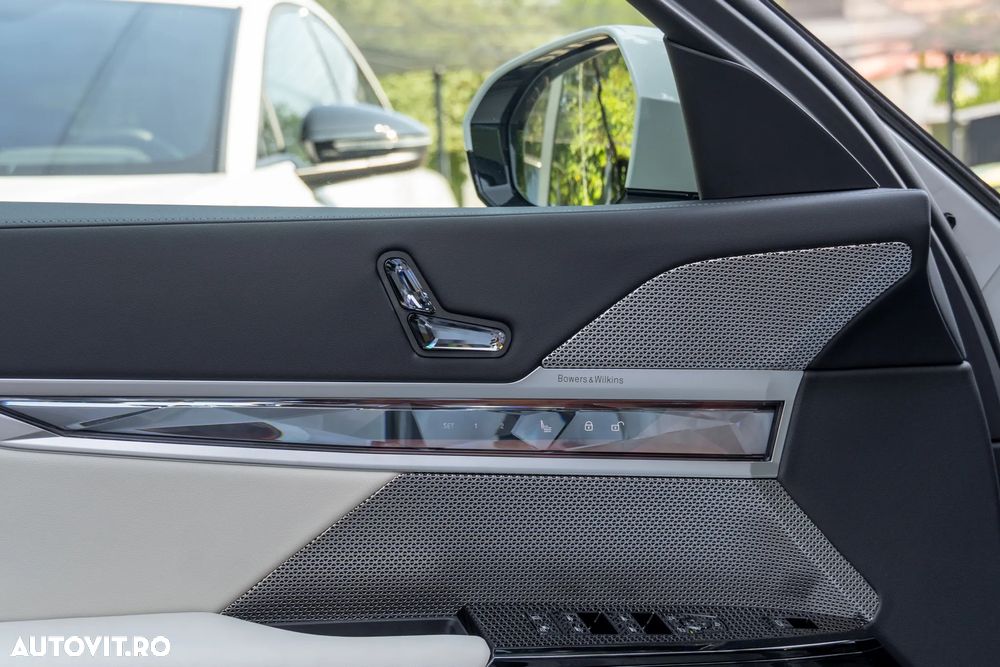 BMW Seria 7 740d xDrive MHEV - 18