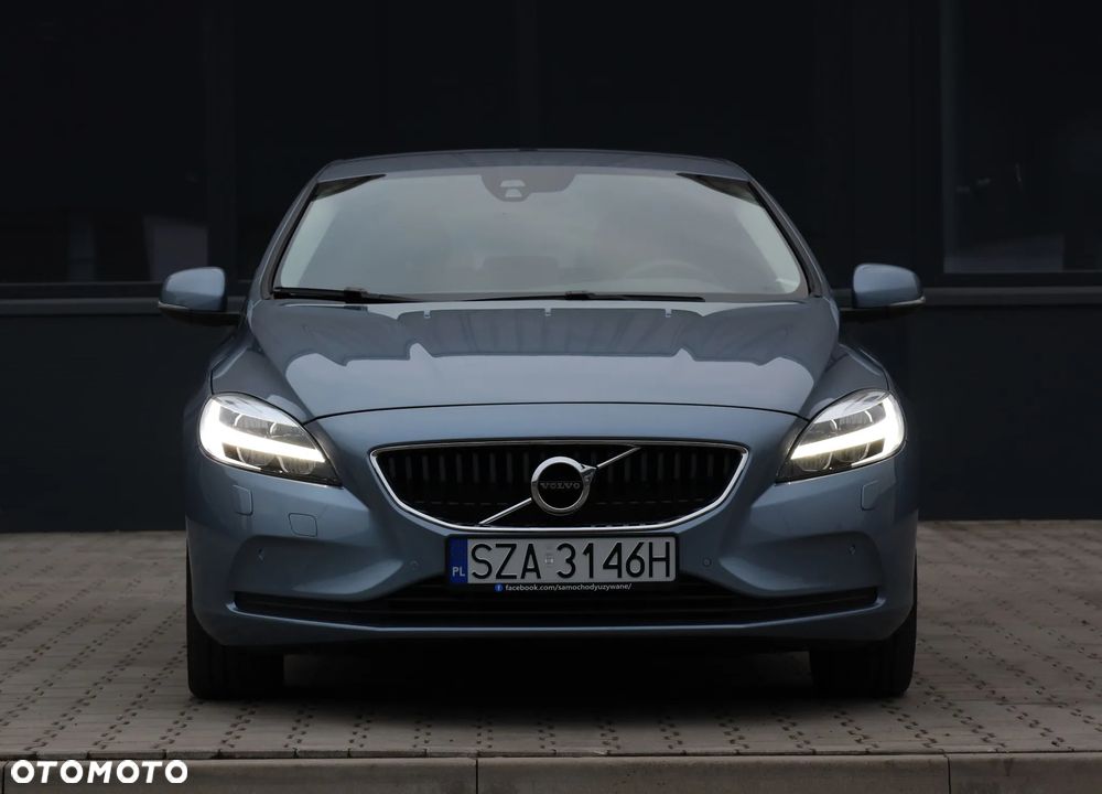 Volvo V40 T2 Momentum - 36