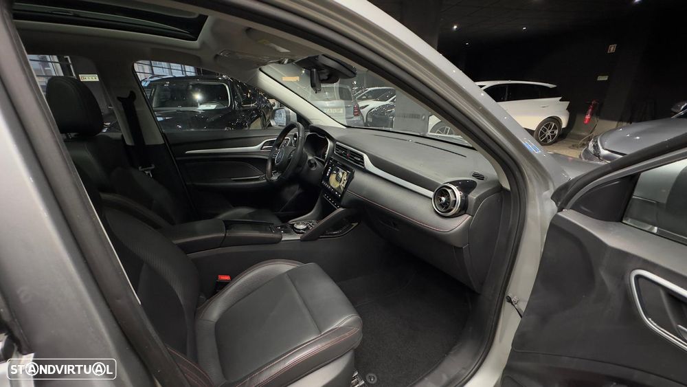 MG ZS EV 72.6 kWh Luxury - 29