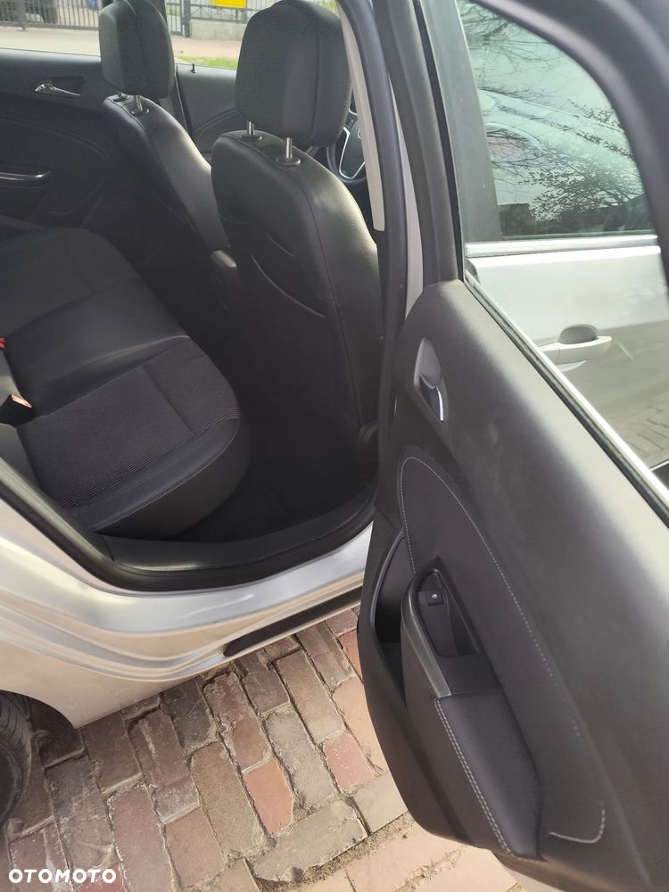 Opel Astra 1.4 T Cosmo S&S - 11