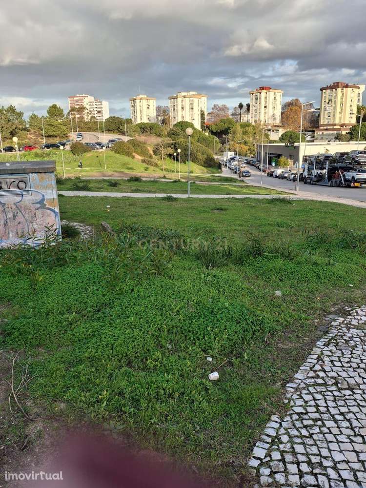 Lote terreno com área total 873,20 m2  para construção de 8 moradias - Grande imagem: 2/10