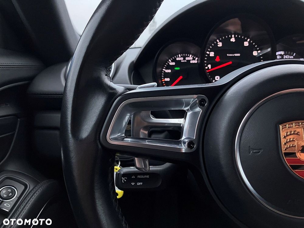 Porsche 718 Cayman - 29