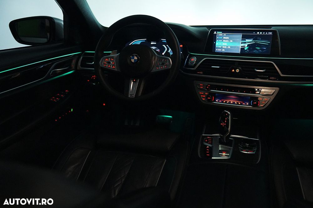 BMW Seria 7 745e - 27
