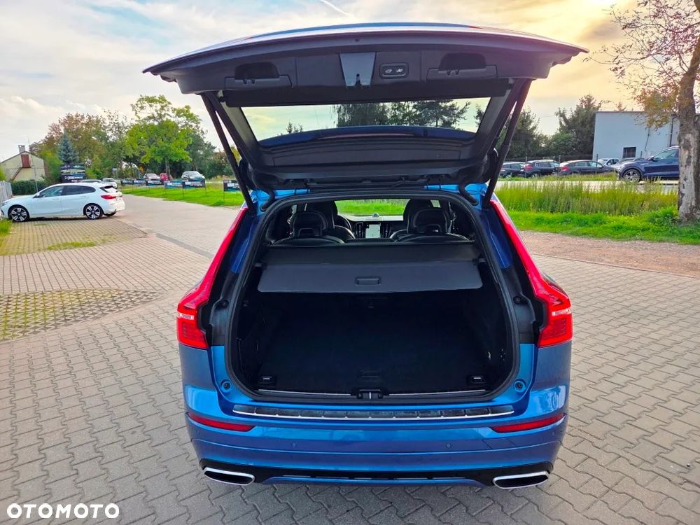 Volvo XC 60 D5 AWD Geartronic RDesign - 11