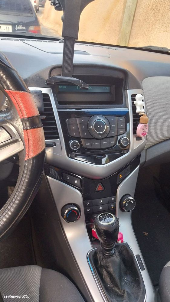 Chevrolet Cruze 1.6 LS - 7