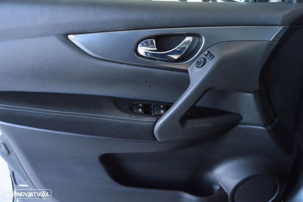 Nissan Qashqai 1.5 dCi N-Connecta - 29