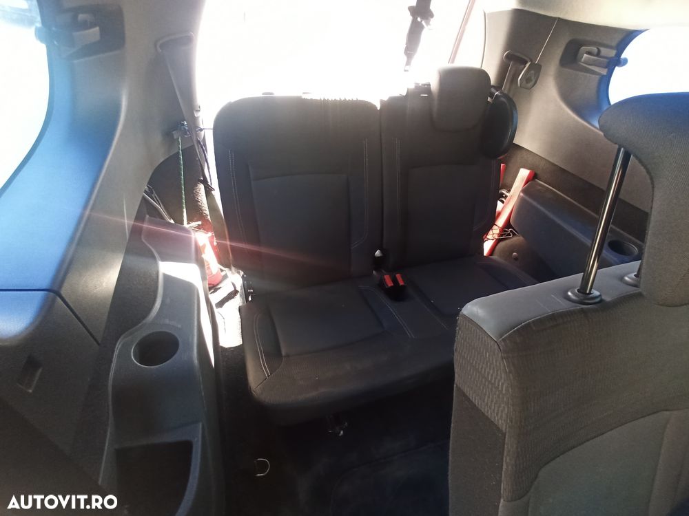 Dacia Lodgy 1.2 TCe 115 CP Laureate - 11