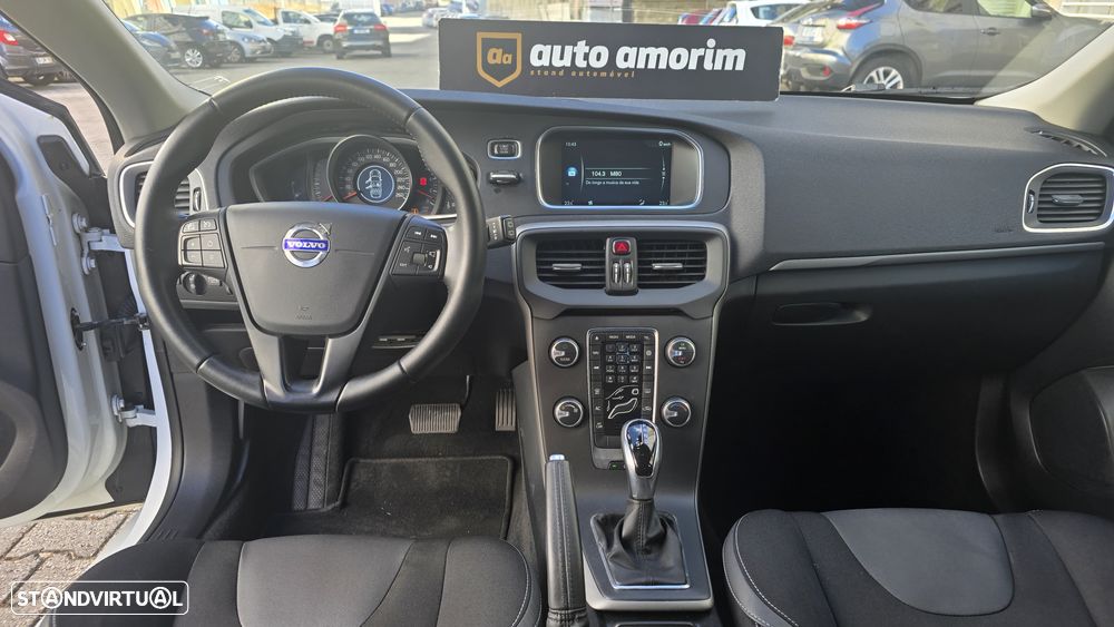 Volvo V40 2.0 D2 Momentum Geartronic - 18
