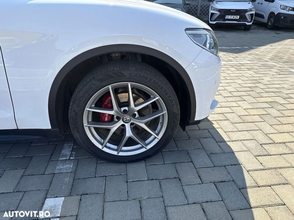 Alfa Romeo Stelvio 2.0 Turbo AWD AT8 Estrema - 23