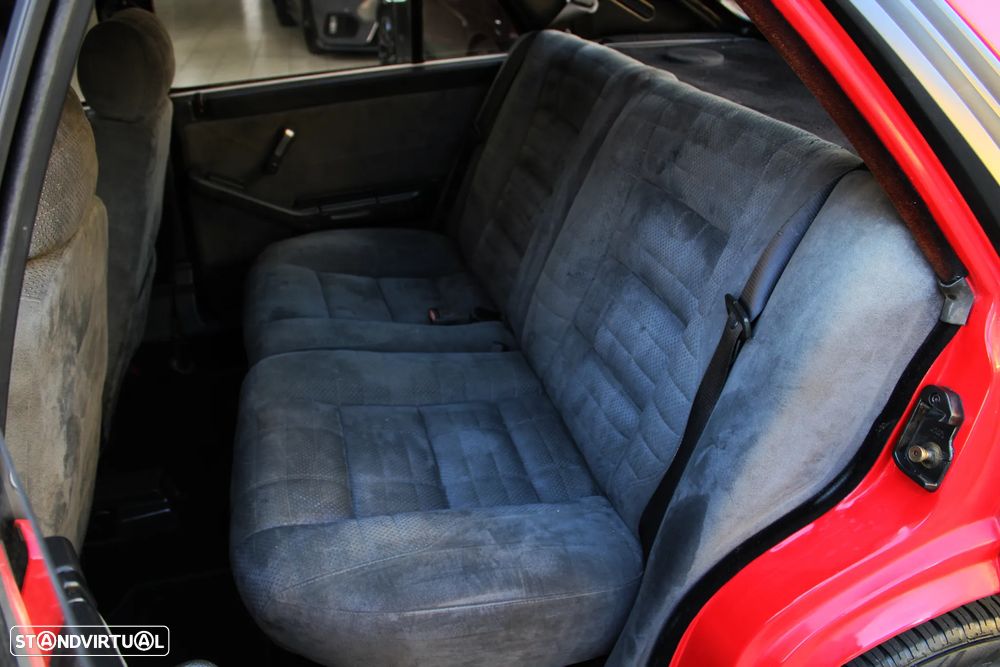 Lancia Delta 1.6 HF Turbo - 8