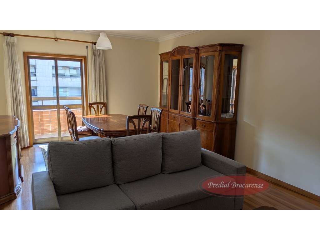 Apartamento T3 semi mobilado junto a estação dos comboios. - Grande imagem: 2/38